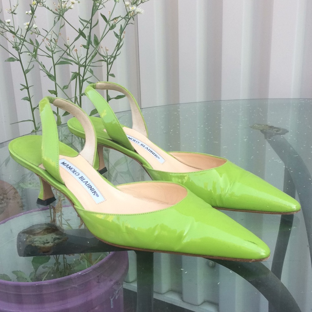 Halter pump Manolo Blahnik